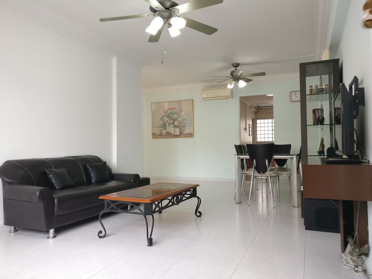 Hougang Avenue 4 thumbnail photo
